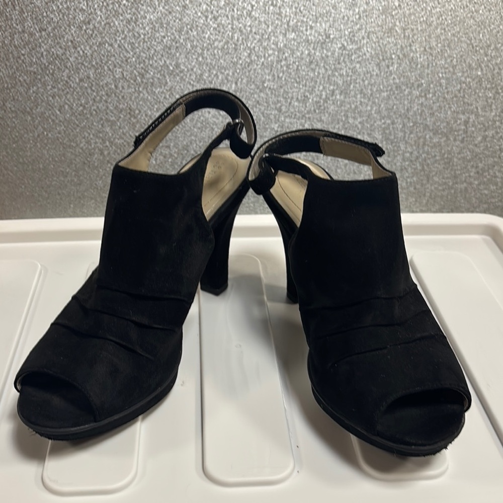 Naturalizer Black Velvet Slingback Heels